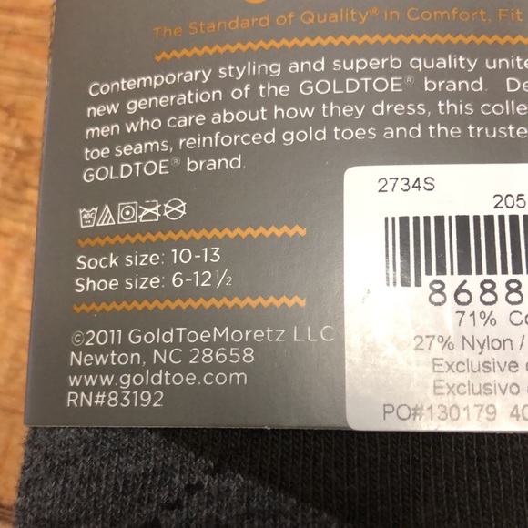 Men’s Chaps Sweater and pair of GOLDTOE Socks - Picture 8 of 8